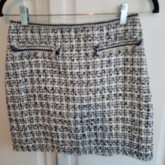 H&M navy, white and black tweed texturized mini skirt with fringe, size 6 - Picture 2 of 11